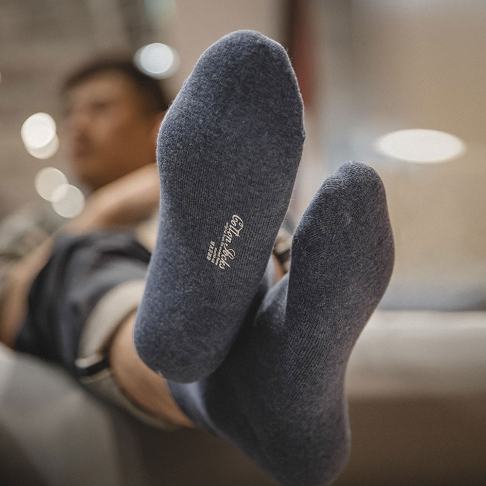 メイデンプリントのミッドカーフニットソックス、メンズ滑り止め - Cotton Crew Sock Pack のレビューと価格