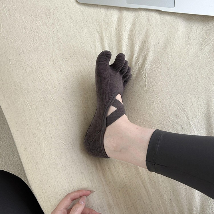 女性用クロスストラップ5本指ヨガソックス滑り止めシリコングリ - Grip Sock Yoga のレビューと価格