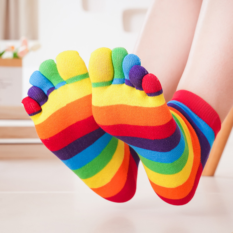 レディースソックス レインボーストライプ 5本指分割つま先  - Toe Sock Split のレビューと価格