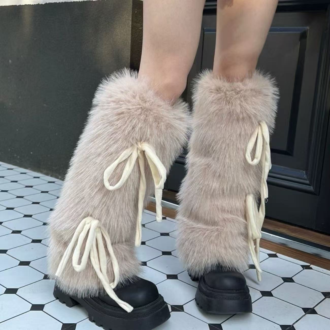 女性用フェイクファーレッグウォーマー タイストラップ付き 厚 - Boot Sock Slouchy のレビューと価格